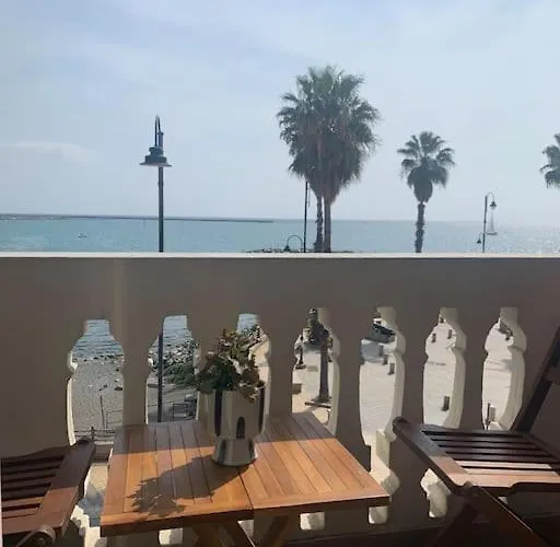 Loft 53 Waterfront Of Pegli Lägenhet