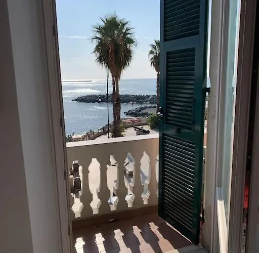 Loft 53 Waterfront Of Pegli Lägenhet *