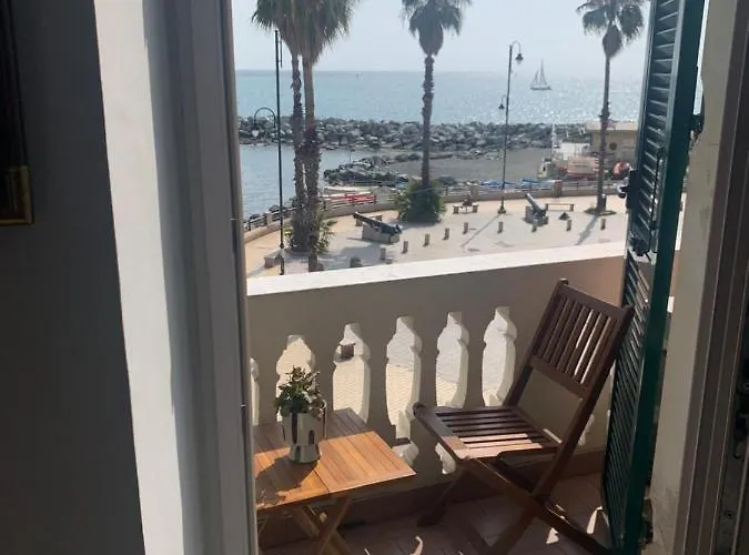 Lägenhet Loft 53 Waterfront Of Pegli