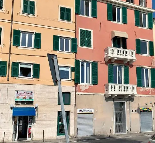 Lägenhet Loft 53 Waterfront Of Pegli